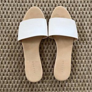 Isla Slide Sandals